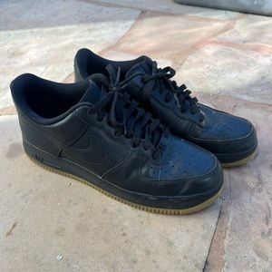 Nike Air Force 1 Low '07 All Black Rubber Gum Bottom Retro All Black Classic